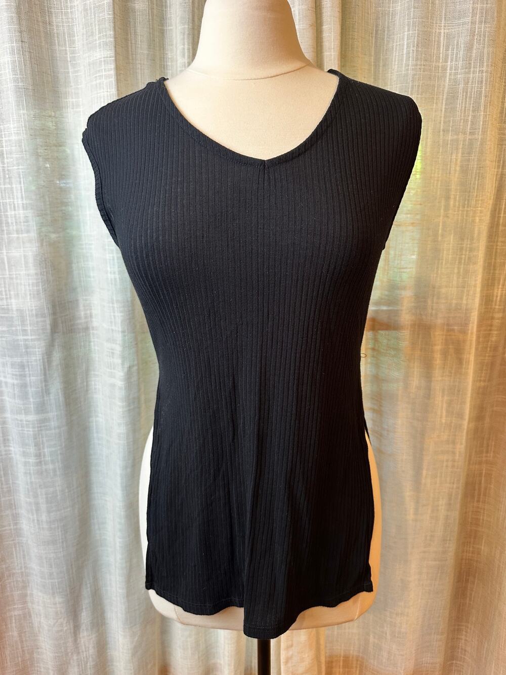 Ambiance Black Ribbed Side Slit Sleeveless Top Women's Small